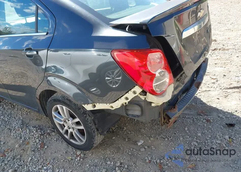 2014 Chevrolet Sonic Lt Auto z USA, uszkodzony, nr VIN 1G1JC5SH0E4205130